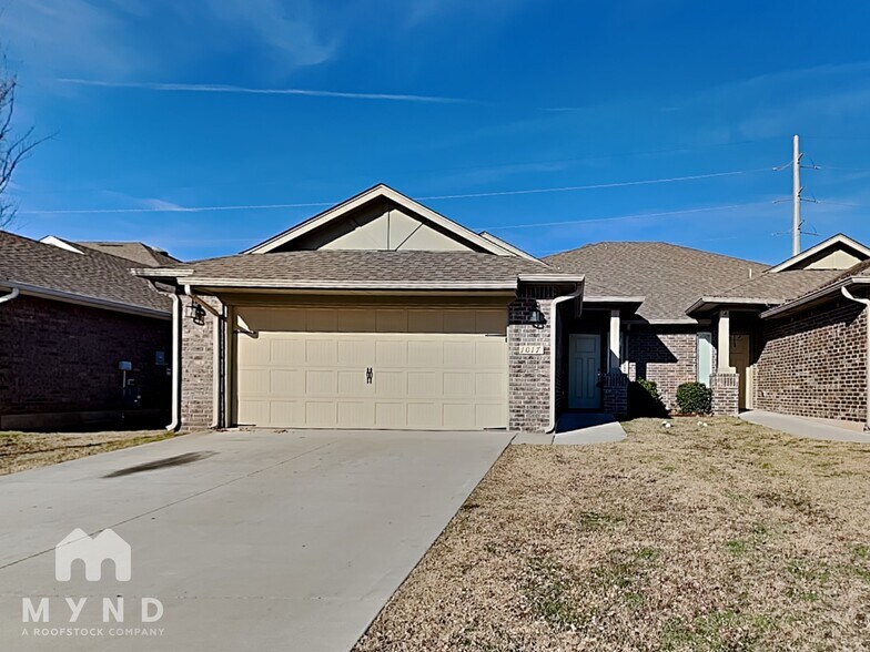 Building Photo - 1017 Merlin Dr