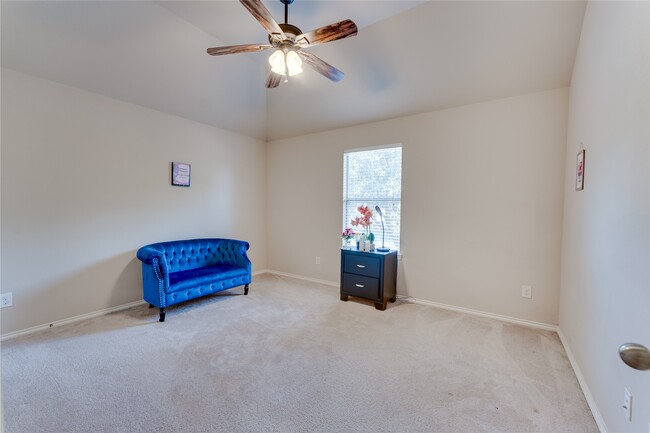 Building Photo - 25806 Palmdale Estate Dr