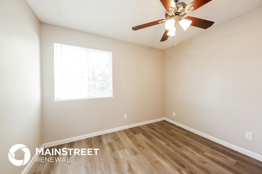 Building Photo - 337 W Kristal Way