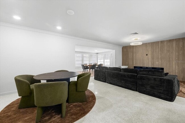 Building Photo - 10001 S Yacht Club Dr