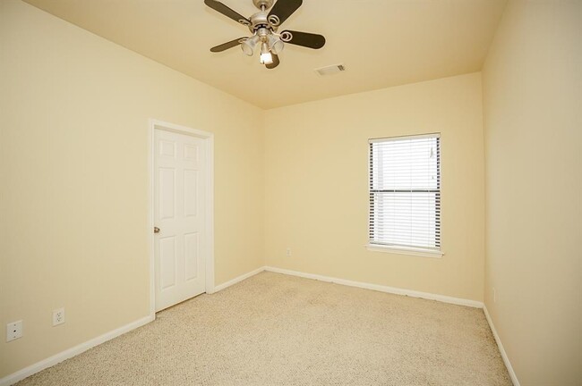 Building Photo - 4411 Koehler St