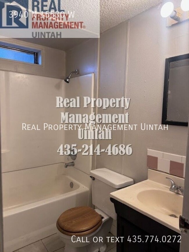 Building Photo - 3940 15530 W