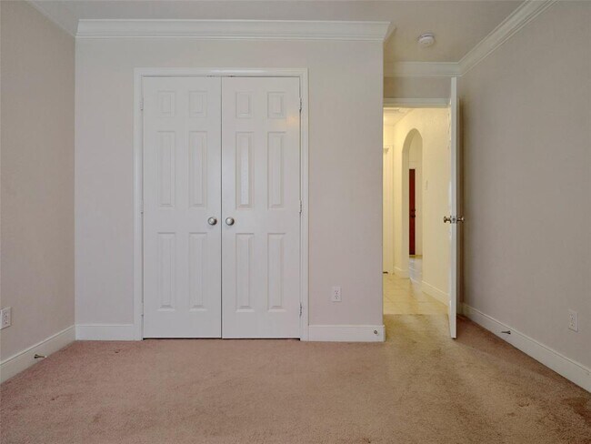 Building Photo - 10611 Alex Dr