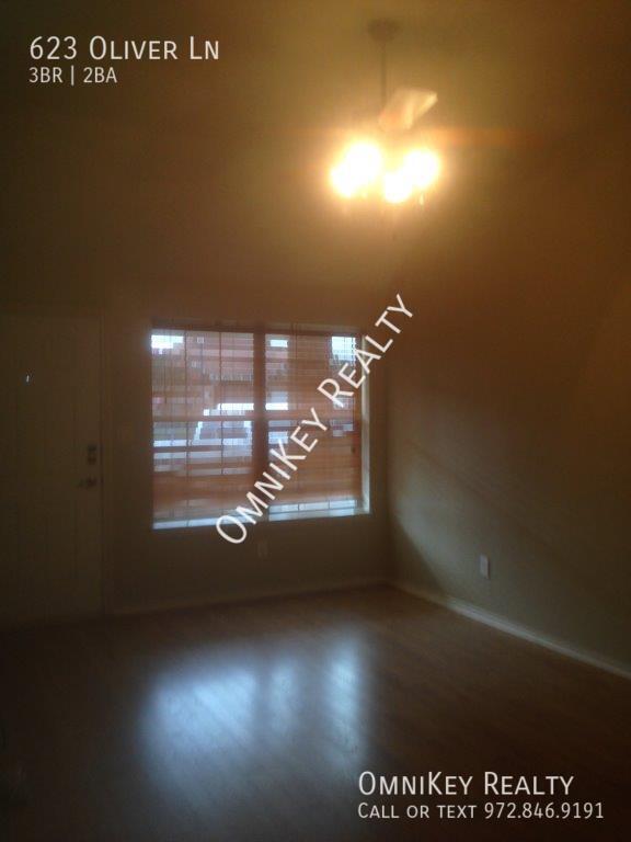 Building Photo - 623 Oliver Ln