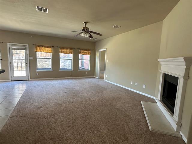 Building Photo - 8466 Davis Dr