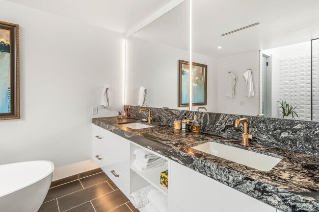 Building Photo - 44841 Desert Horizons Dr