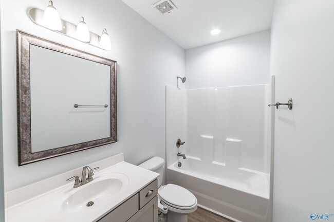 Building Photo - 15036 Lakeside Trail SW