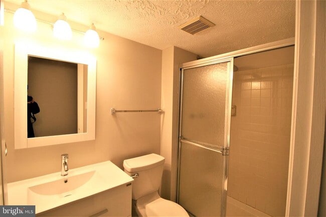 Building Photo - 507 Smoketree Ct