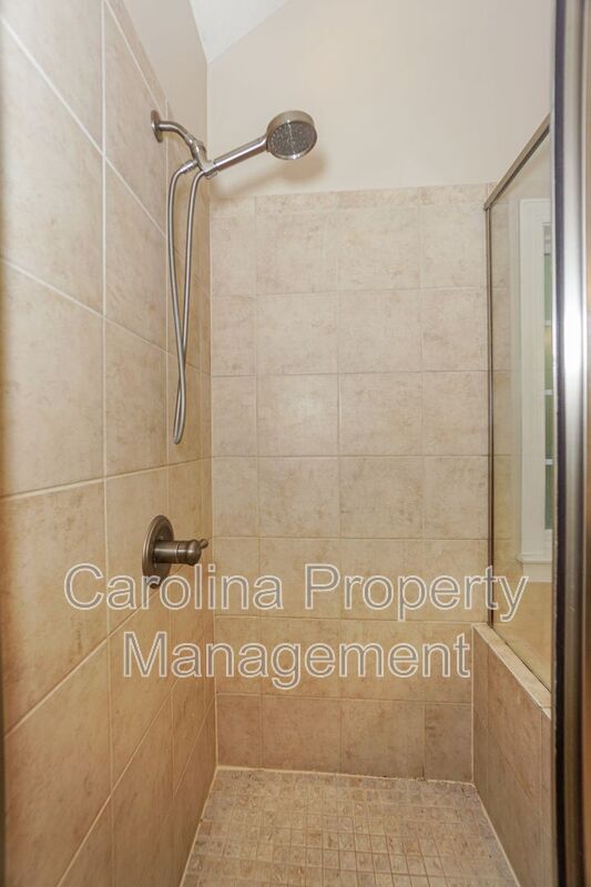 Building Photo - 181 Streamside Pl