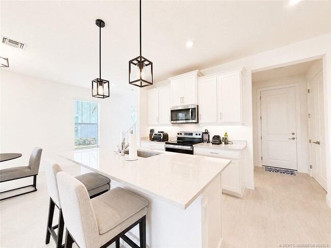 Building Photo - 3583 NW Solange Ct