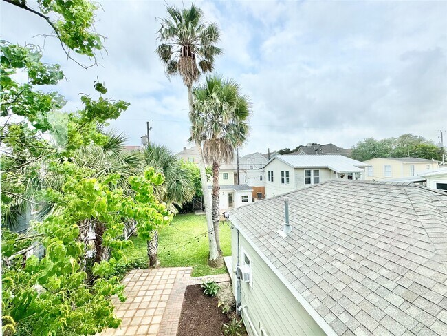 Building Photo - 1307 Avenue H