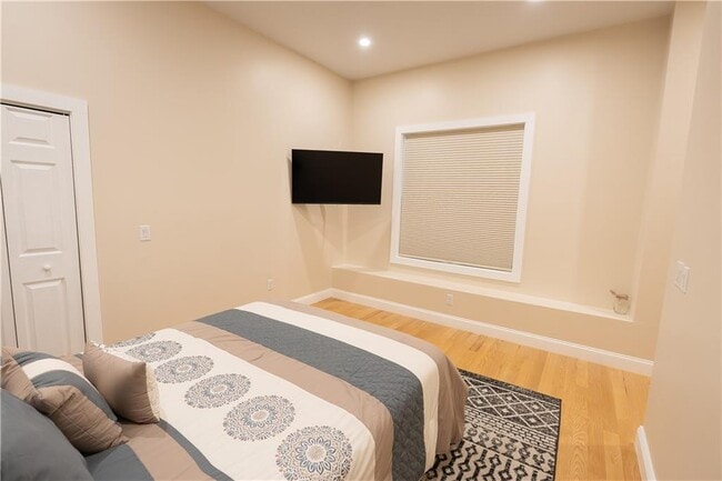 Building Photo - 197 Old Great Rd