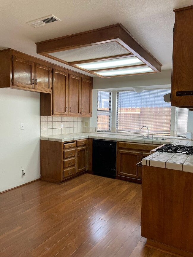 Building Photo - Charming 4-Bedroom, 2-Bathroom Home – Your Perfect Summer Move-In!
