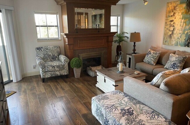 Building Photo - 615 Island View Cir