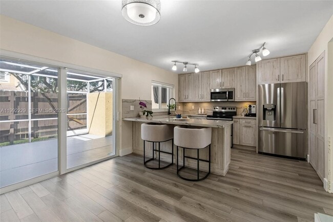 Building Photo - 1350 NW 123rd Ave