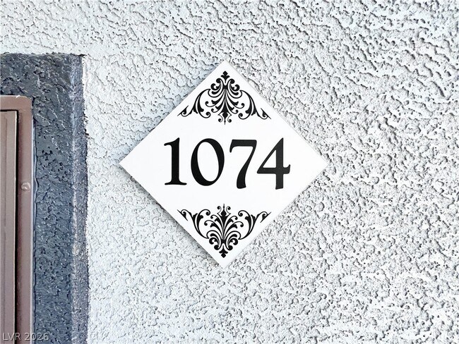 Building Photo - 6955 N Durango Dr