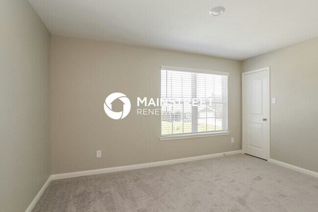 Building Photo - 5 Bedroom Pet-Friendly Home in Magnolia, TX with Main Street Renewal