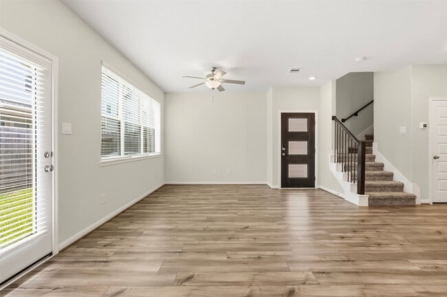 Building Photo - 1516 Lakeline Oak Dr