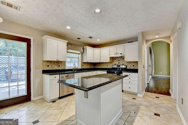 Building Photo - 2915 White Blossom Ln