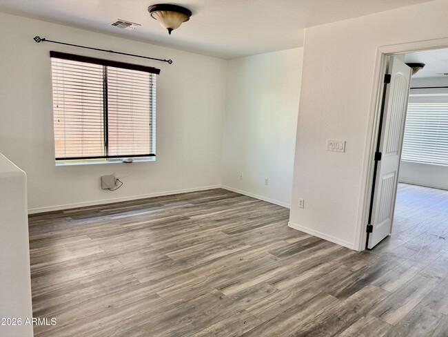 Building Photo - 3340 S Sunland Dr