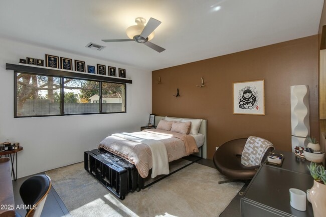 Building Photo - 3601 N 55th Pl
