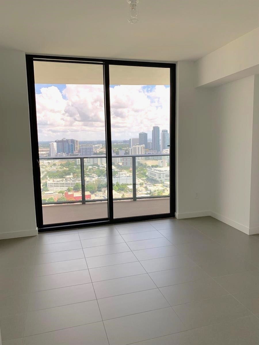 Building Photo - 1600 NE 1st Ave