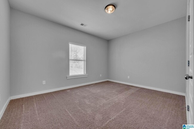 Building Photo - 559 Troubadour Ln