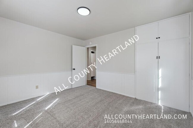 Building Photo - 1800 Ina Mae Ave