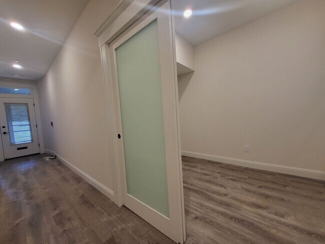 Building Photo - 1026-1030 Pine Street