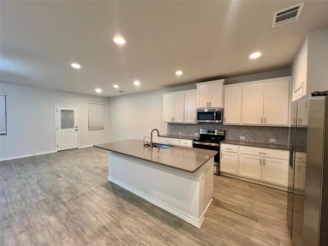 Building Photo - 116 Limonite Ln