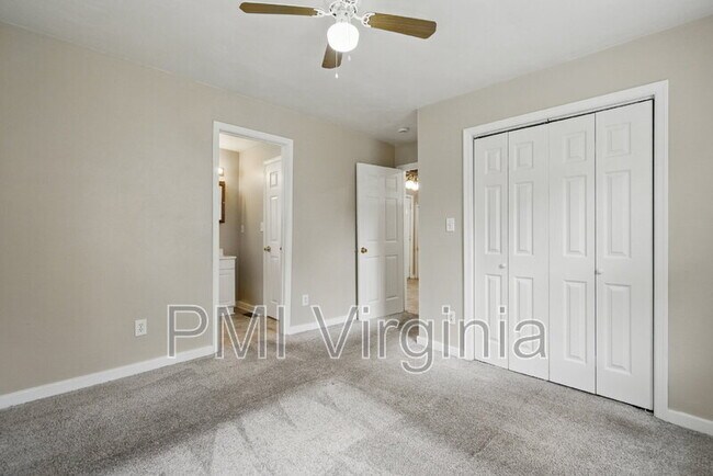 Building Photo - 1310 Hoover Ave