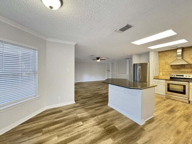 Building Photo - 10102 Wilderness Gap