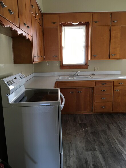 kitchen - 723 S Pennsylvania Ave