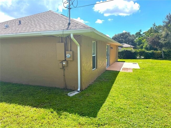 Building Photo - 2588 Academy Ave