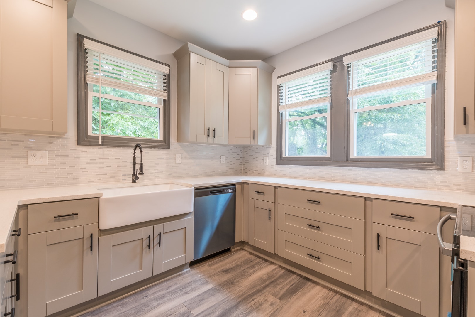 Building Photo - 1393 Westview Dr SW