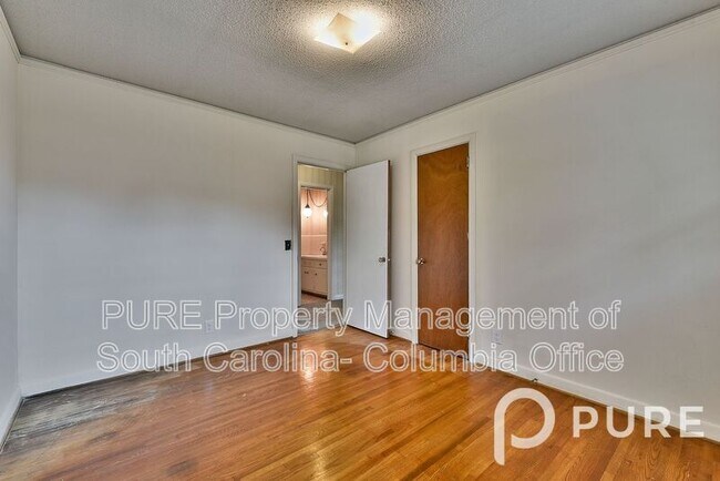 Building Photo - 5912 Barksdale Dr