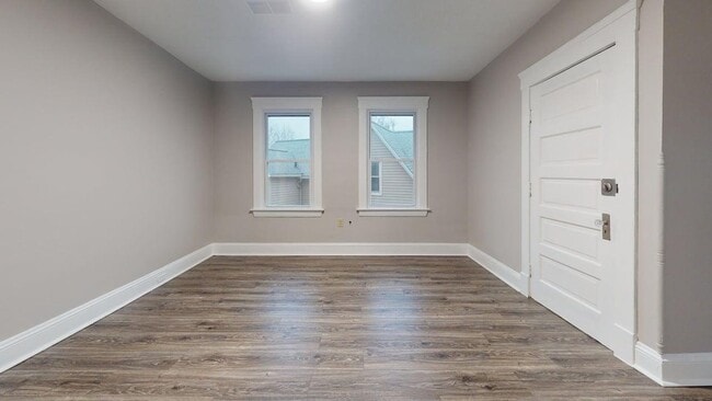 Building Photo - 3505 Meyer Ave