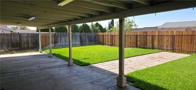 Building Photo - 2283 La Salle Ave