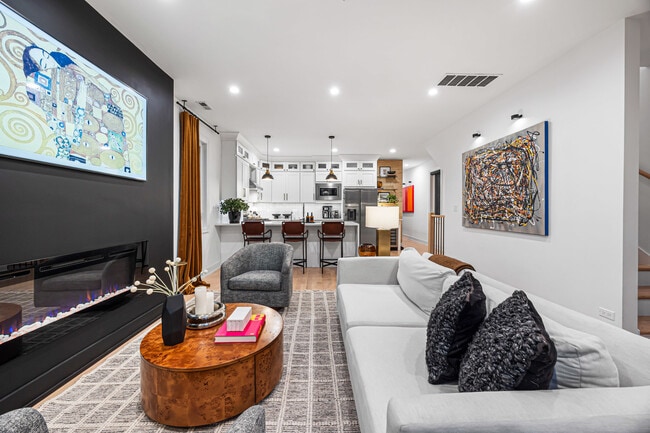 Building Photo - 1738 W 17th St