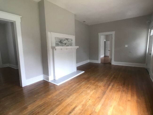 Building Photo - 1122 E 37th St