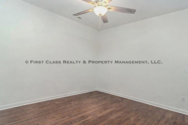 Building Photo - 46 S Great White Way