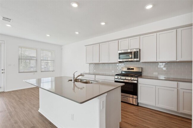 Building Photo - 301 Montauk Loop