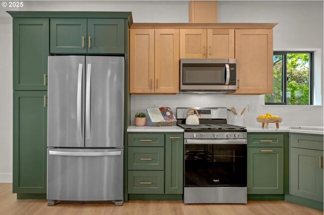 Building Photo - 3 Brand New Modern Urban 4 Bedroom 3 1/2 Bath Homes with Designer Finishes and Air Conditioning A...