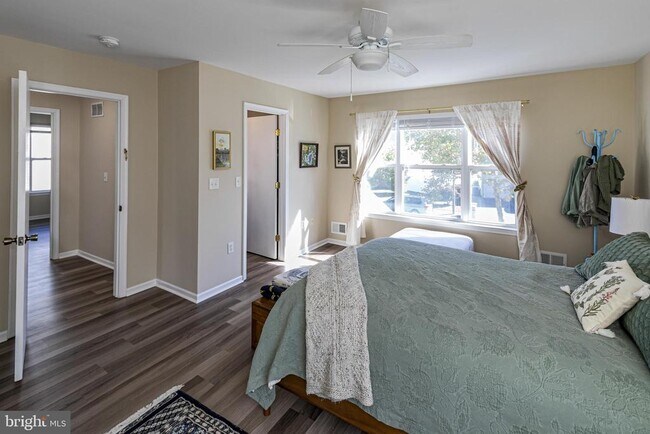 Building Photo - 27 Richards Rd