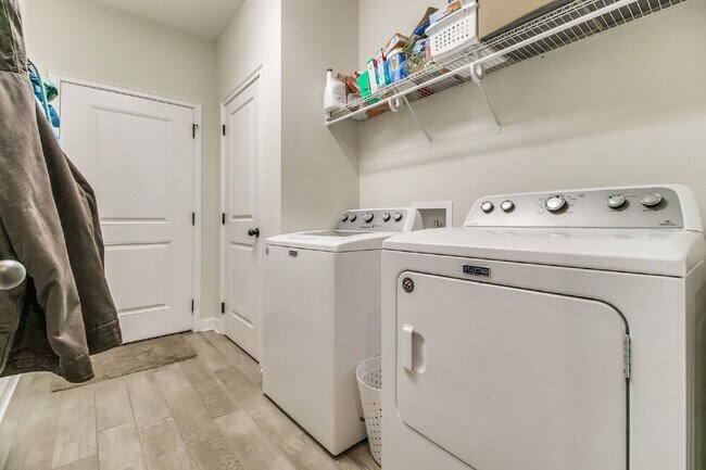 Building Photo - Beautiful 3BR / 2BA Home – Built 2019 – Fort Walton Beach