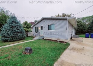 Building Photo - 3 Bedroom, 2 Bath & Main floor laundry- 6t...