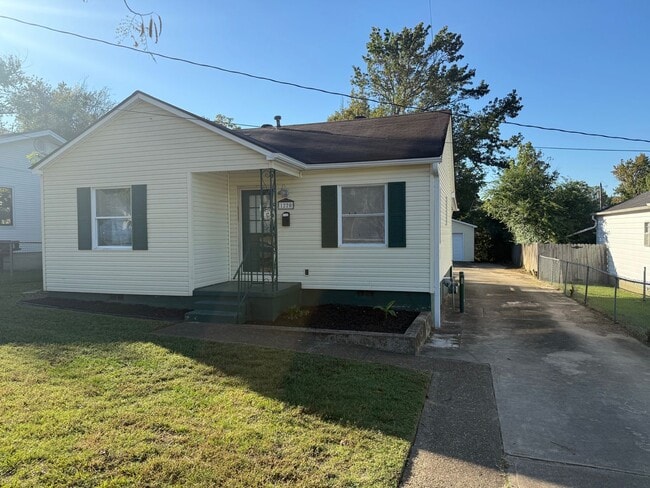 Primary Photo - 1220 Thelma St