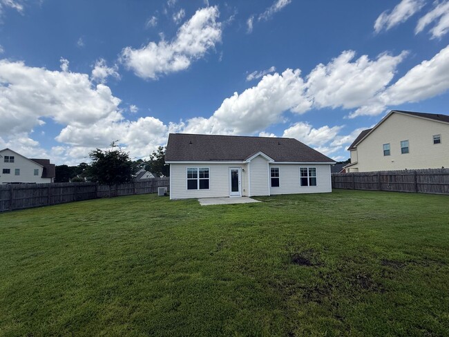 Building Photo - Absolutely Adorable!