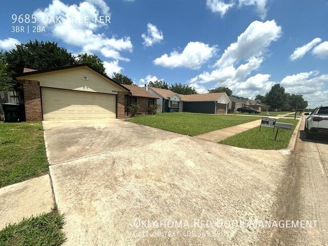 Building Photo - 9685 Oaktree Terrace
