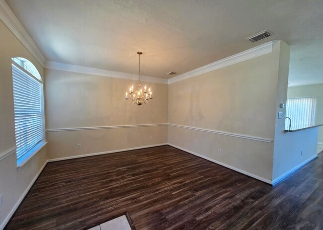 Building Photo - 5515 Gatesprings Ln